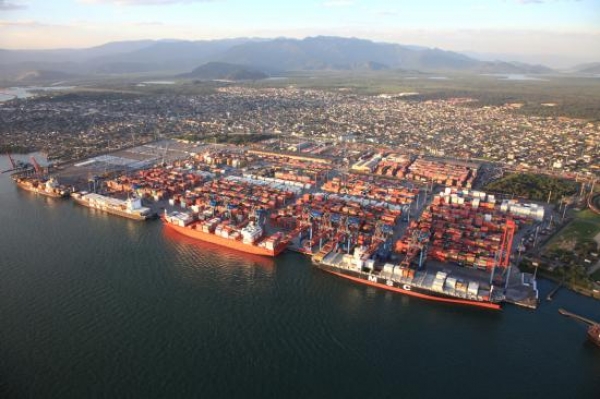 Growing up fast: brazilian ports