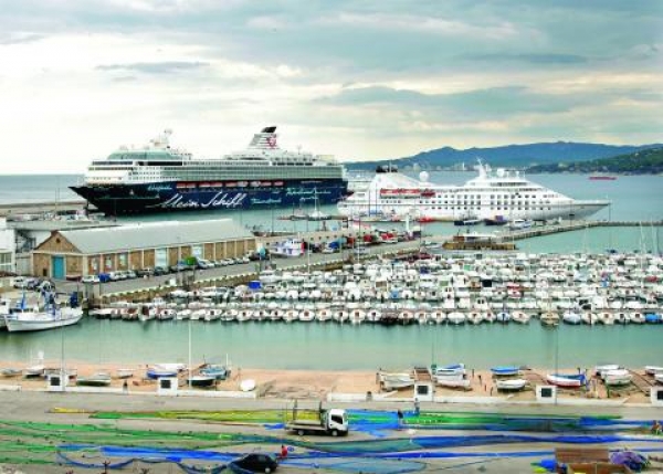 Cruise ports: learning from statistics