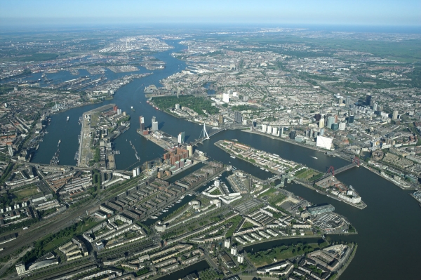 Disclosure as a tool in stakeholder relations management by port authorities: port of Rotterdam