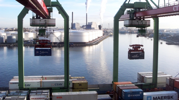 Beyond productivity: understanding container port performance