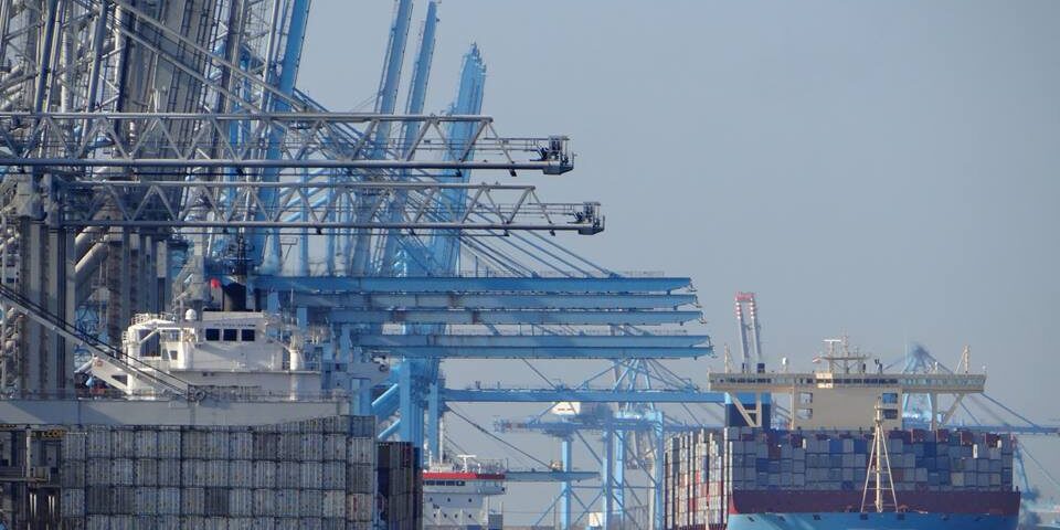 The effect of institutional factors on public–private partnership success in ports