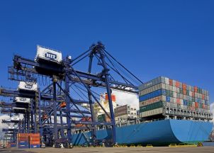 The Analyst: clock watching port-style