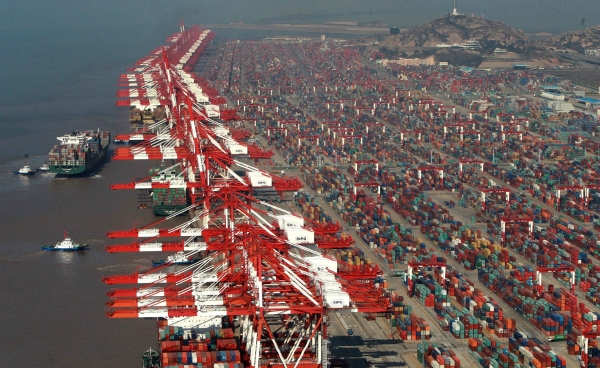 Container port competition and competitiveness analysis: asian major ports