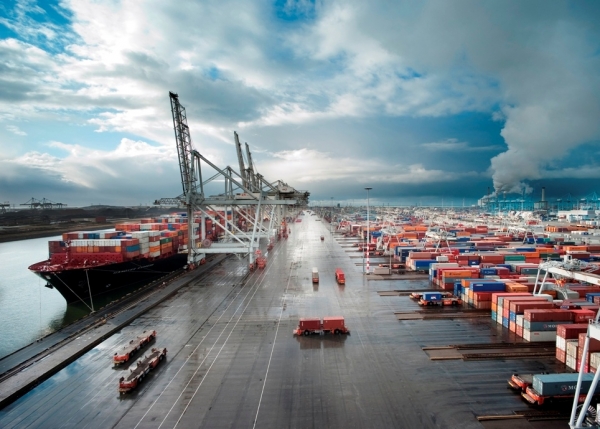 Strategic reorientation of port actors: insights from port of Rotterdam & port of Barcelona