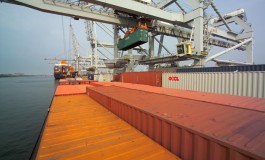 Containerised freight: distribution in North America and Europe
