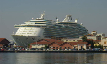 Cruise tourism: economic benefits, sustainability and port-city relations