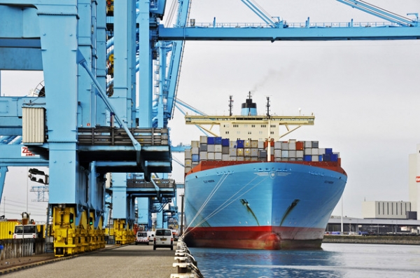 Uncertainty and volatility in shipping and ports