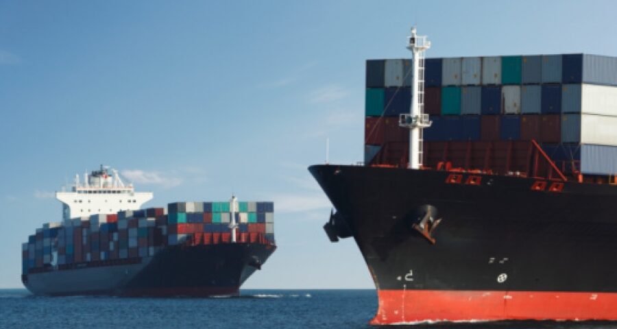 Port Competition: The impact of liner shipping service scheduling