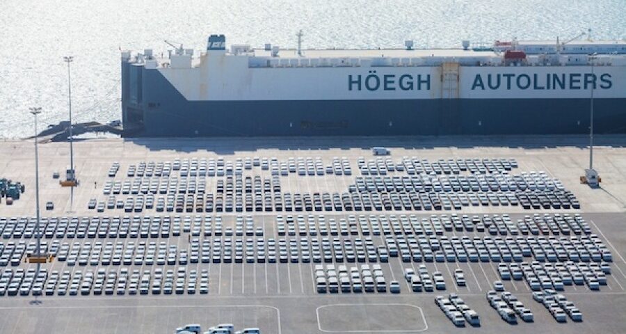 Port connectivity indices: an application to European RoRo shipping