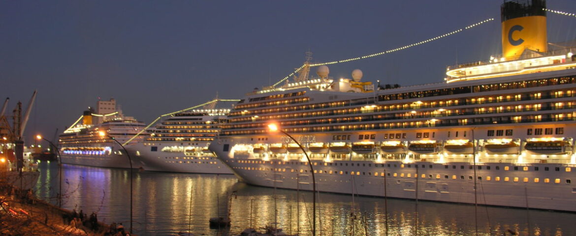Unveiling the critical elements for attracting homeport traffic