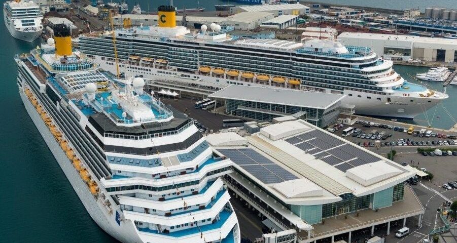 Encyclopedia: Cruise industry