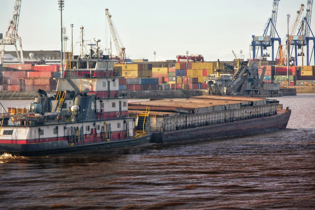 The case of the “old-fashioned” Latinamerican ports