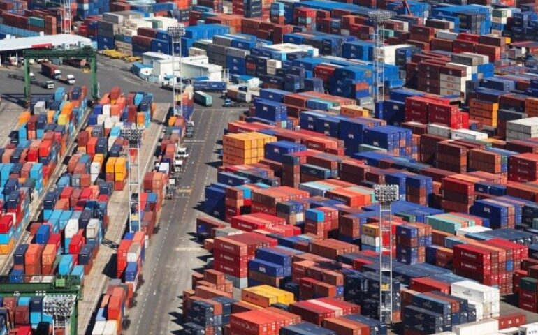 The geography of maritime networks: a critical review