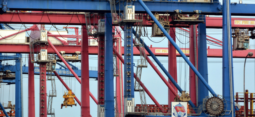 Port authorities willingness to cooperate: effects of objective orientation & service differentiation