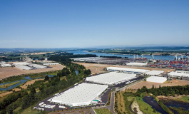 The impact of emerging digital technologies on logistics centres’ business models
