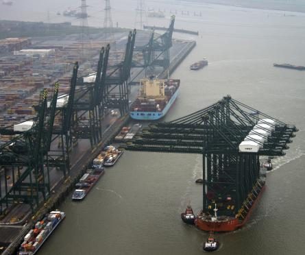 The relocation and migration of container terminals