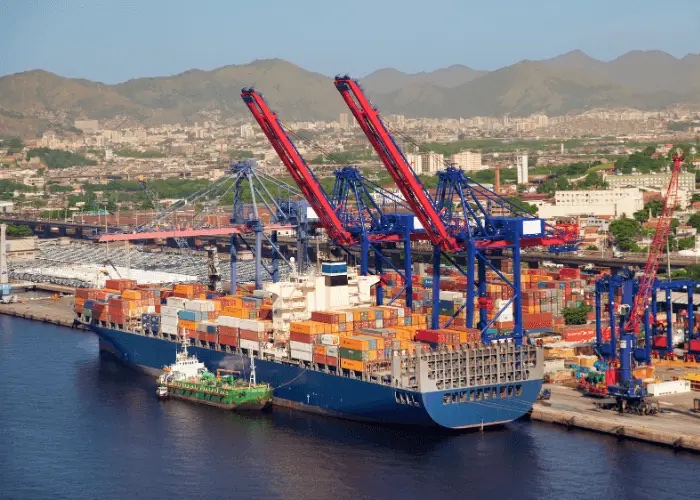 Productive arrangements in container logistics
