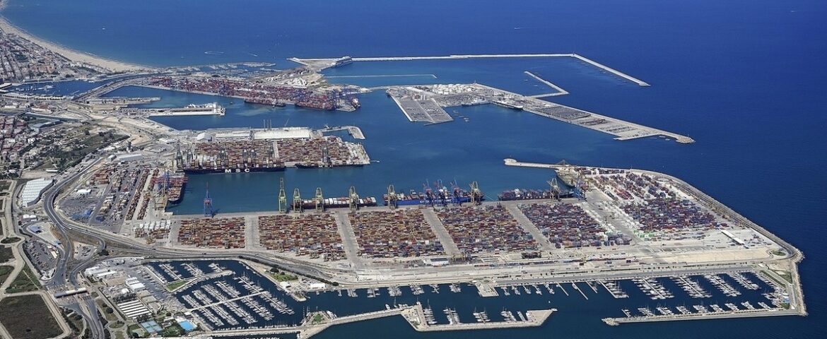 Innovation ecosystems in ports: a comparative analysis of Rotterdam and Valencia