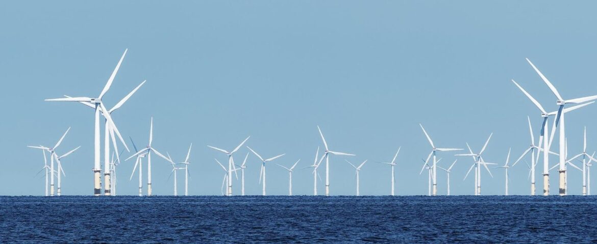 Onboard carbon capture, utilisation and storage (CCUS) supply chain optimisation: an application to vessels active in the offshore wind industry